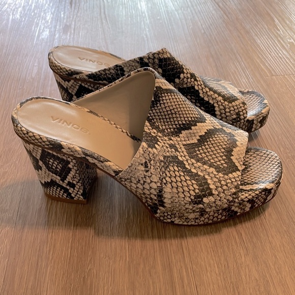 Vince Women’s Clog Wyatt Platform Mule Size 8 Animal Print Bohemian Luxury - Picture 3 of 12